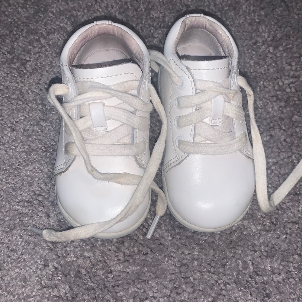 Stride rite used beginner walking shoes. 4.5